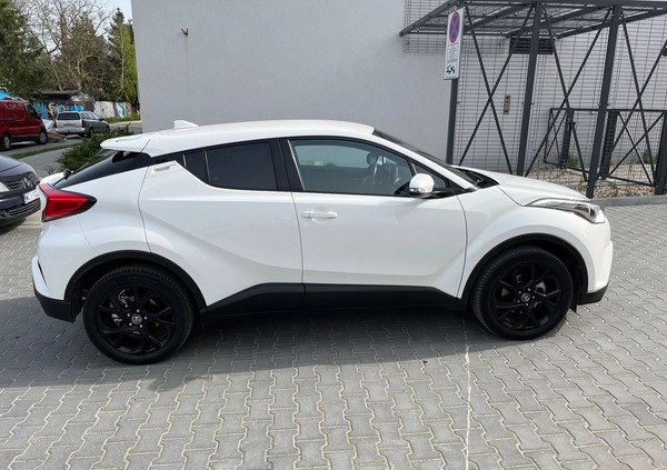 Toyota C-HR cena 74900 przebieg: 67000, rok produkcji 2017 z Warszawa małe 172